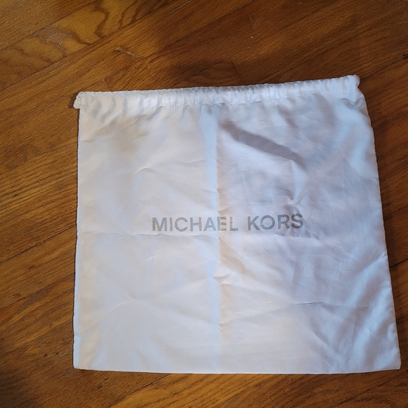 Michael Kors silky 16x14 Dust Bag NWOT - Picture 1 of 4